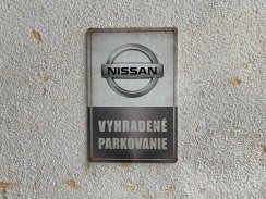 Retro tabuľka – Nissan (Vyhradené parkovanie)