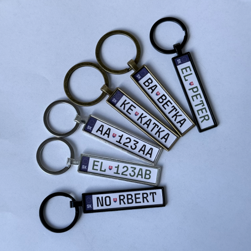 ŠPZ prívesok na mieru. - Farba: Strieborná, Typ: Nový font ŠPZ od 2023